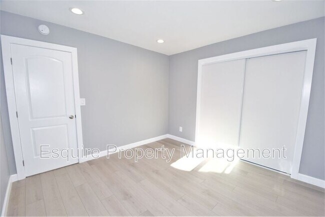 Building Photo - 2040 Camino Del Sol