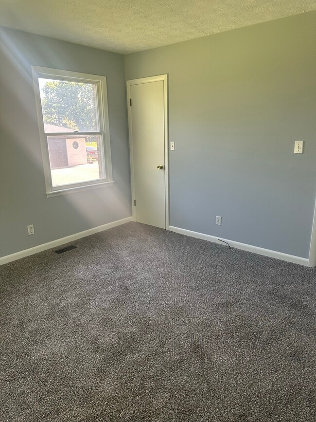 Building Photo - 107 Hillwood Dr