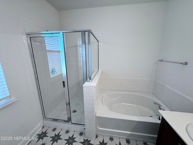 Building Photo - 11156 Spg Mdws Rd