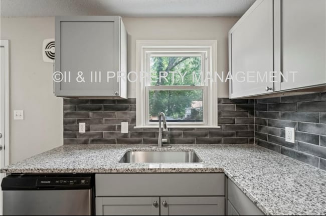 Building Photo - 8022 W 61st St