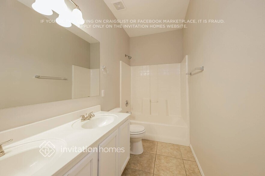Building Photo - 5702 N 73rd Ln