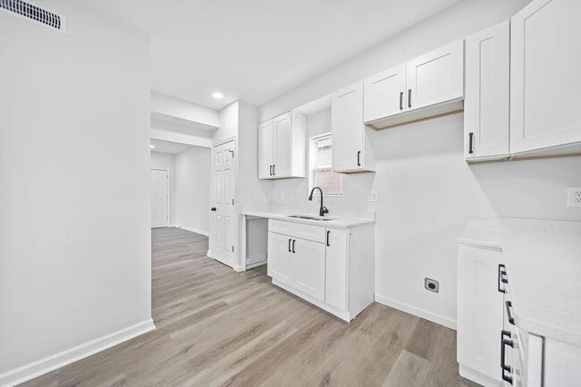 Building Photo - Fully Renovated 3BR/3BA Home with Quartz Finishes Near Easton - Move in Ready!