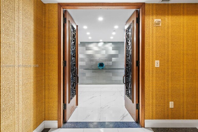 Building Photo - 17875 Collins Ave