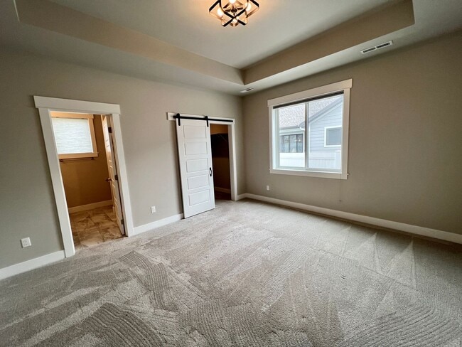 Building Photo - 3 Bed 2 Bath Beautiful Westend Home!