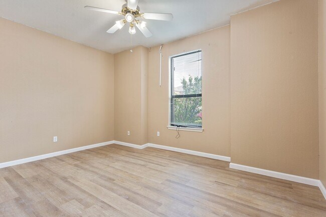 Building Photo - 1752 Bayland St