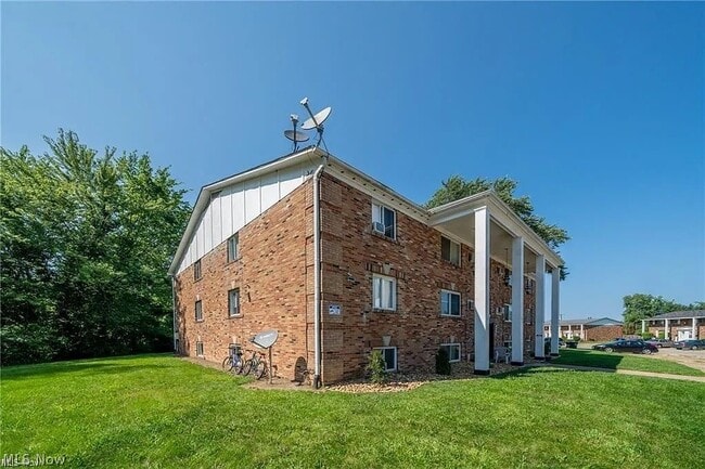 Building Photo - 660 S Shore Ct