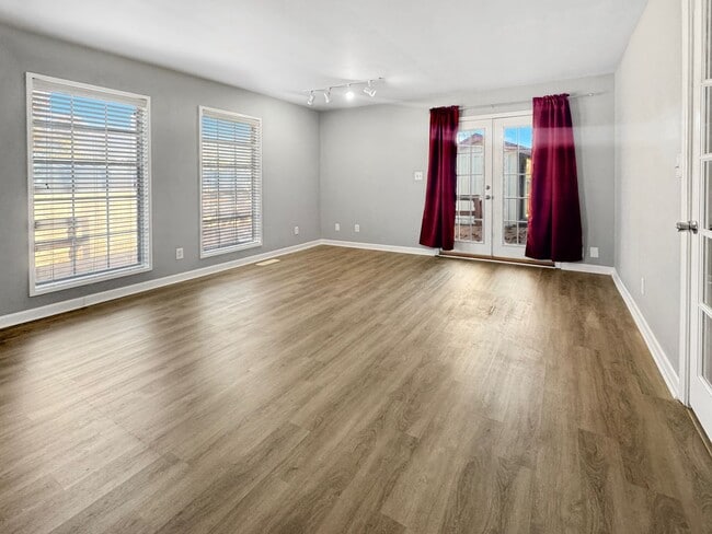 Building Photo - Spacious 3 Bed/3 Bath Midtown Home with Oversized Garage, Large Deck, and Storage Shed