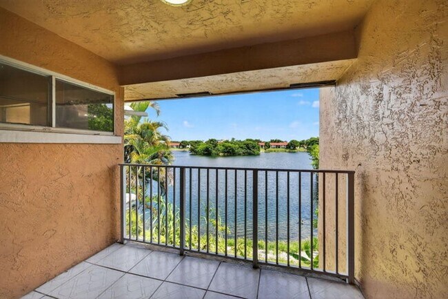 Building Photo - 3239 NW 44th St