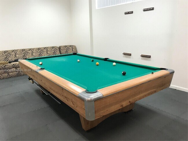 Building Photo - 1865 S Ocean Dr