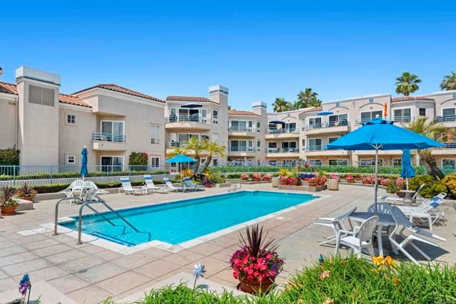 Building Photo - 400 N Pacific St