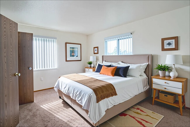 Building Photo - Martin Estates Apartments