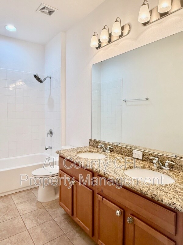 Building Photo - 619 Fortanini Cir