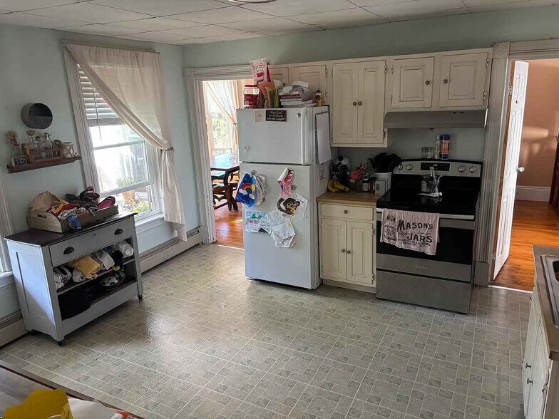 Building Photo - 465 E High St