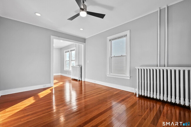 Building Photo - 59 Grand St