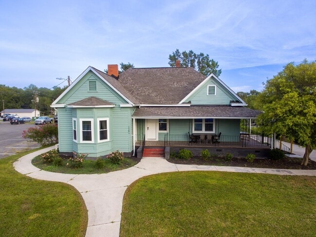 Building Photo - 116 Church St