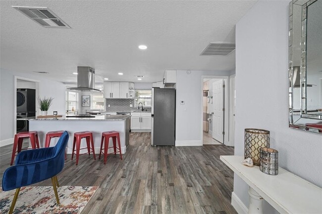 Building Photo - 13704 Veronica Dr