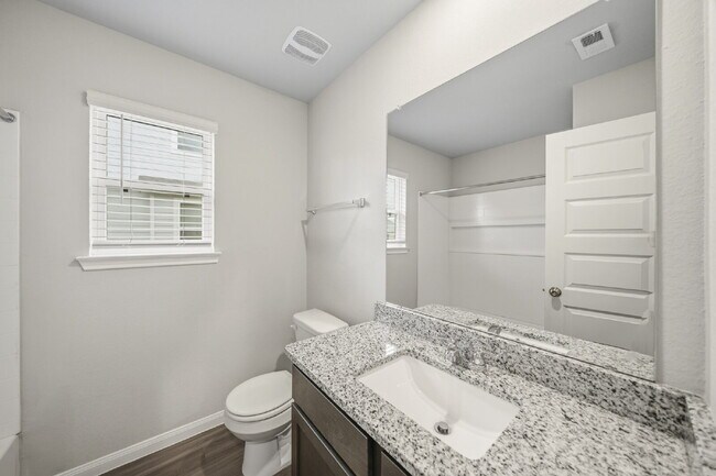 Building Photo - Move-In Special: 1/2 off your second full month of rent! Beautiful, Well-Maintained 3-Bedroom, 2-...
