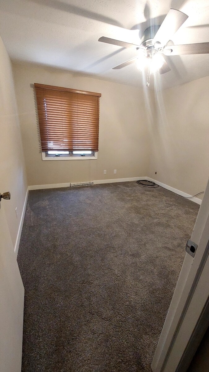 Building Photo - 866 S 156th Ave