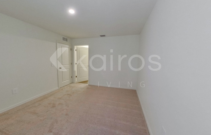 Building Photo - 3417 74th St W
