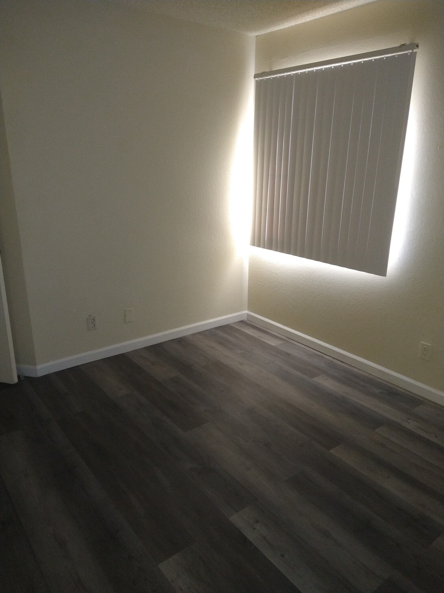 Building Photo - 430 N Chester Ave