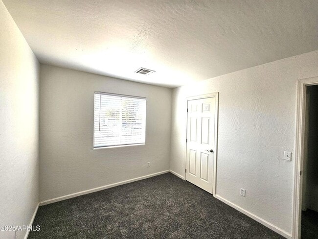 Building Photo - 1429 S 15th Ave