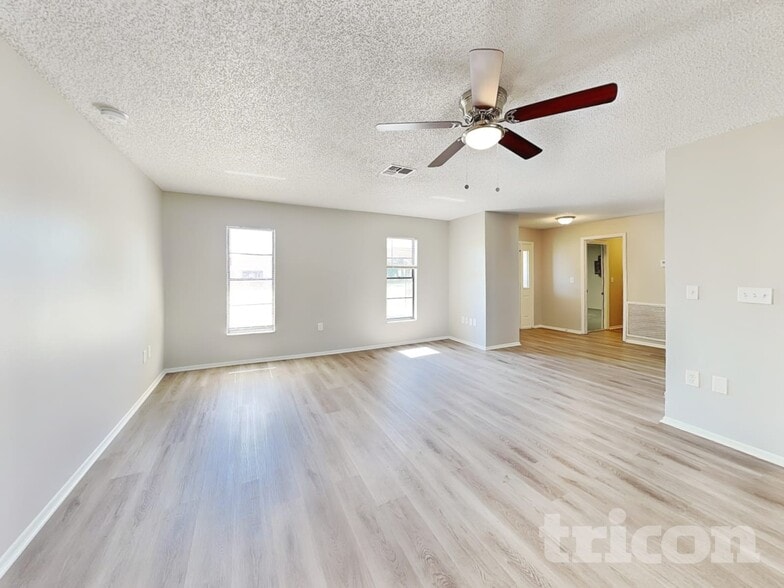 Building Photo - 2001 Deborah Dr