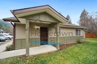 Building Photo - 1 Bedroom 1 Bath Cottage with Off Street P...