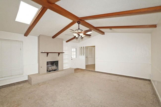 Building Photo - Beautiful 4 bedroom rental in Puckett West!