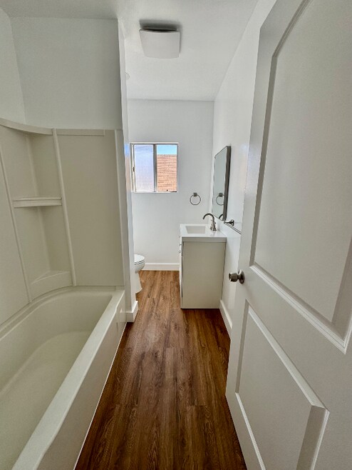 Building Photo - 250 1/2 W 49th St