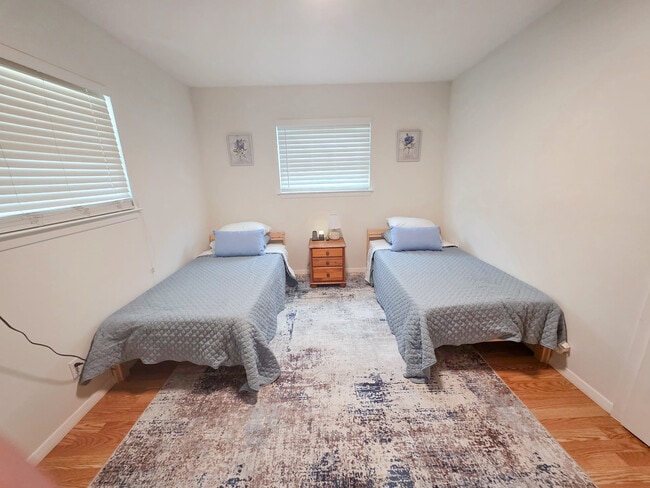 Building Photo - 4305 Temple Hill