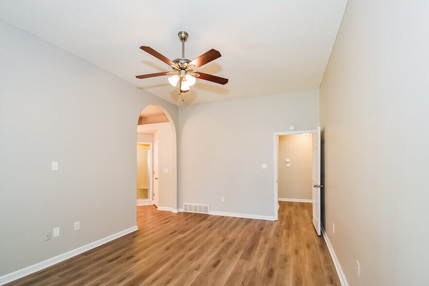 Building Photo - 7730 Shadow Fork Ln