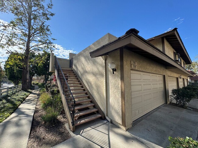 Primary Photo - Beautiful 2+1.75 Upstairs Condo in Desirab...