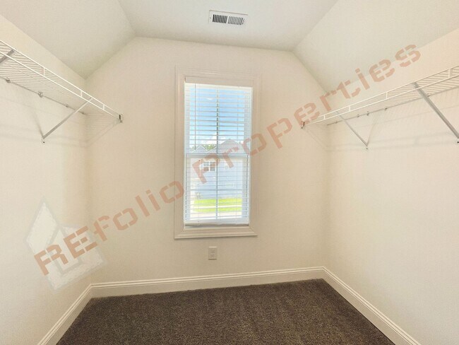 Building Photo - 100 Wicklow Ct