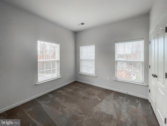 Building Photo - 15501 Newtonmore Ln