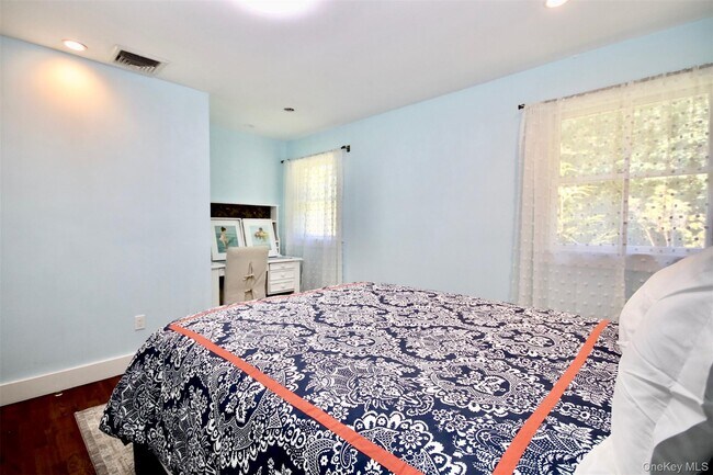 Building Photo - 28 Old Trail Rd