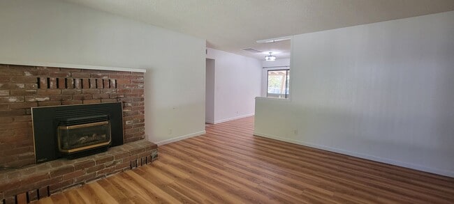 Building Photo - 21855 Belmont Dr