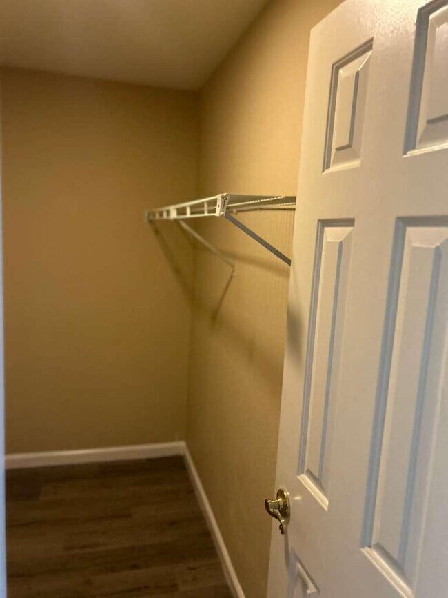 Building Photo - 15822 N 5th Ave