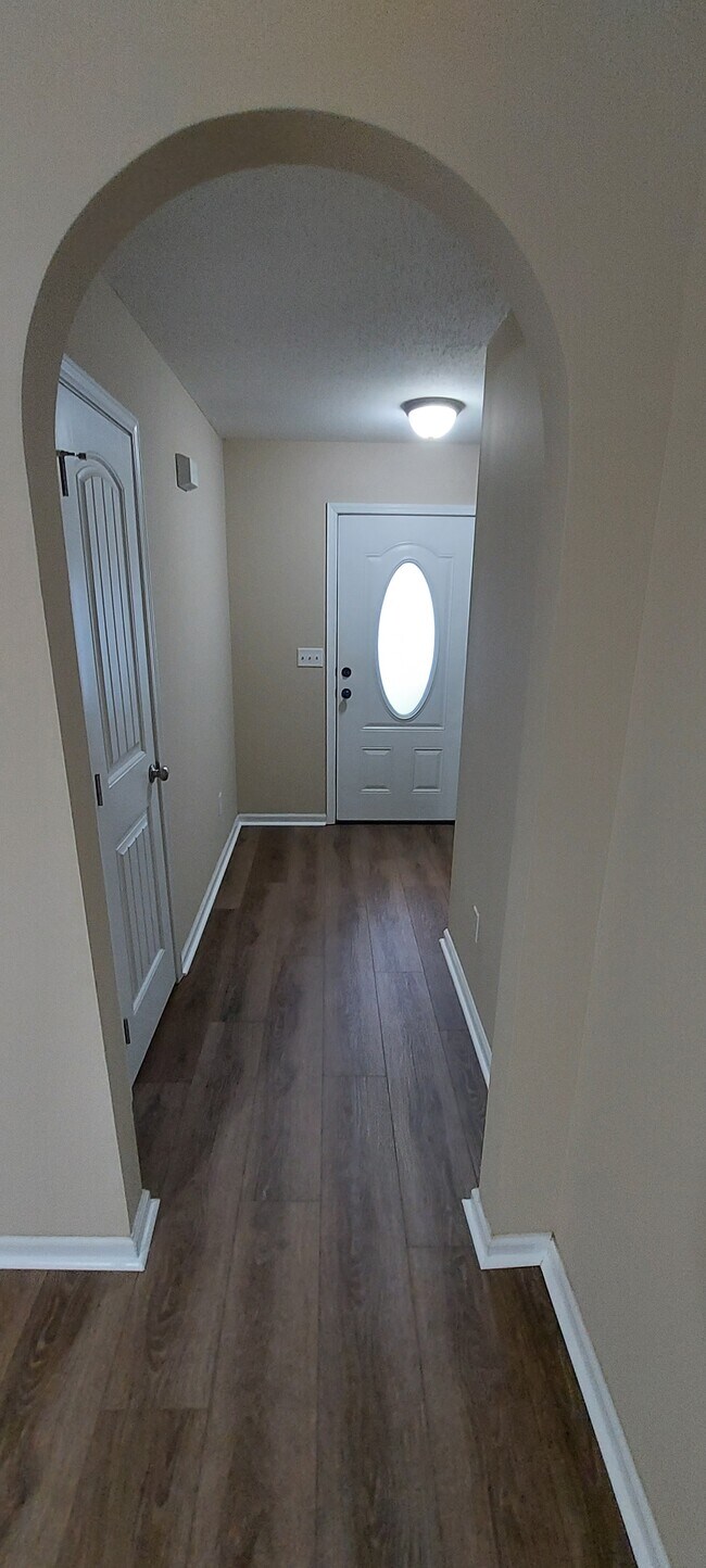 Building Photo - 16210 Stone Ridge Pkwy