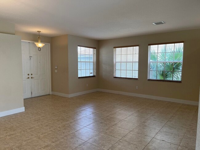 Building Photo - 9074 Dupont Pl