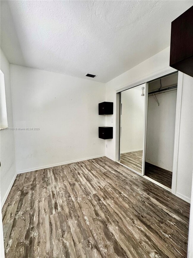 Building Photo - 1601 SW 20th Ave