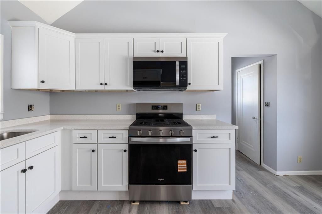 Building Photo - 183 Baker St