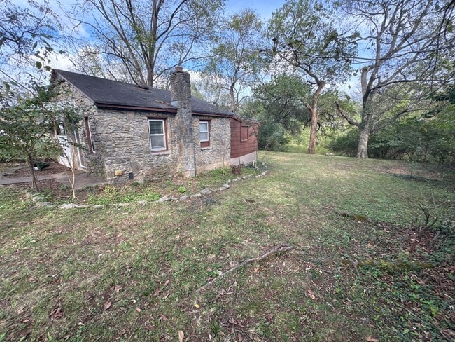 Building Photo - Remodeled Single-Family Gem in East Nashville