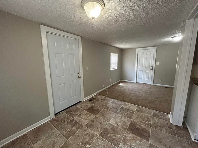 Building Photo - 4807 Center Dr