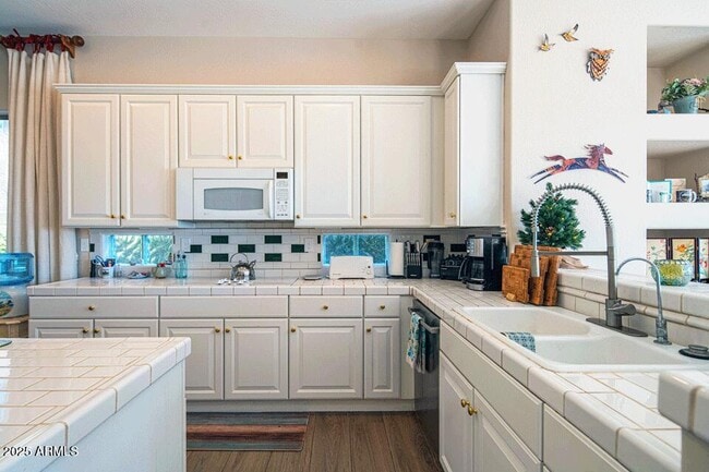 Building Photo - 2347 W River Rock Ct