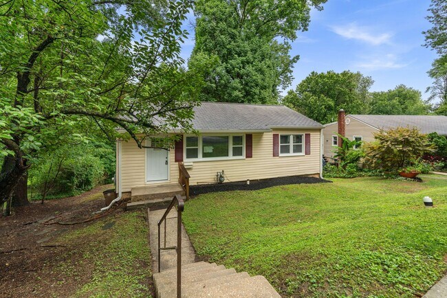 Building Photo - 18 Grandin Cir