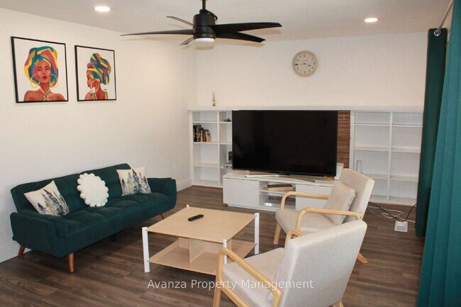 Building Photo - Home for Rent 4 Bed/3 Bath - 1,791 Sq Ft. Rent: $2,750/month Security Deposit: $2,850 Bullard Hig...