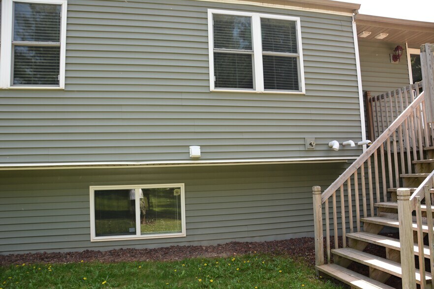 Building Photo - 327 Cordy Lane