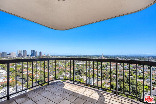 Building Photo - 10790 Wilshire Blvd