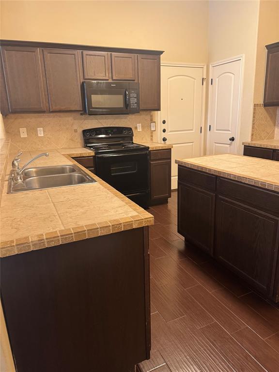 Building Photo - 1112 Brendon Lee Lane