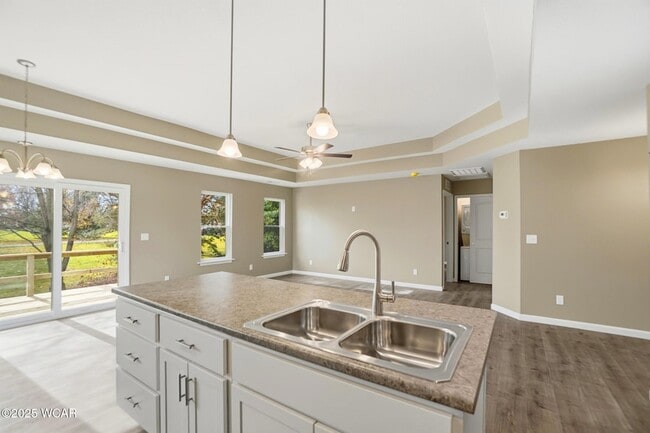 Building Photo - 2888 Lake Cir Dr